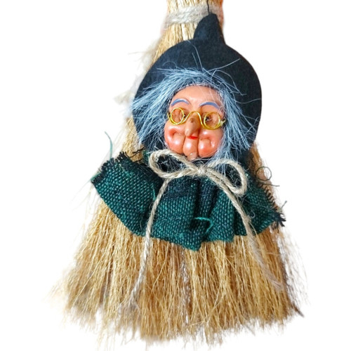 خرید آویز ترسناک جادوگر